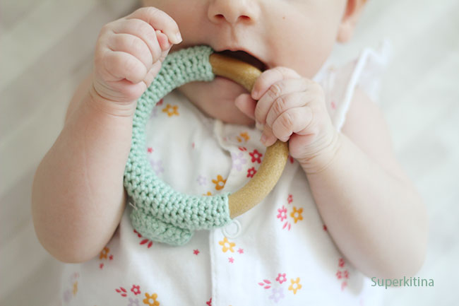 Superkitina Aro mordedor de crochet para bebé